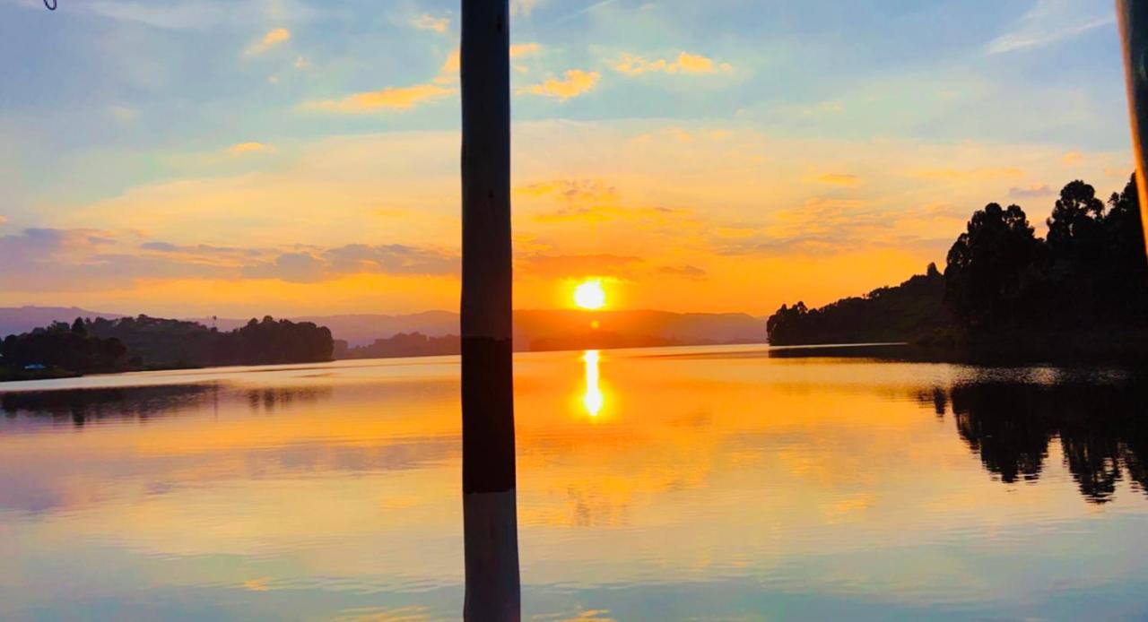 Lake Bunyonyi Rock Resort Kabale Exterior photo